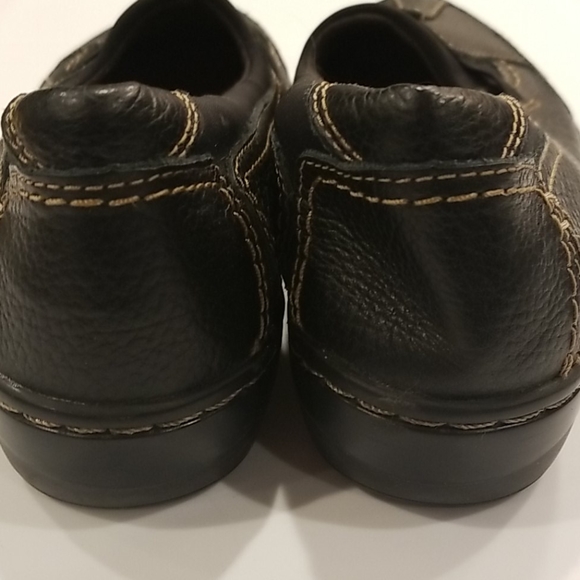 Clark's slip ons black, size 8.5 - Picture 3 of 6